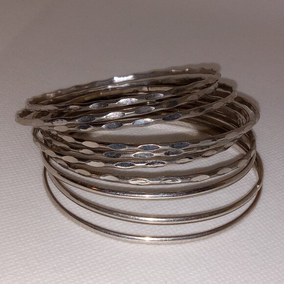 10 Vintage 80s Bangle Bracelets - Picture 1 of 5
